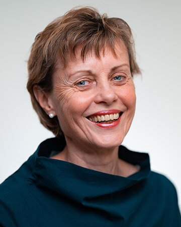 Dr. Cornelia Rau